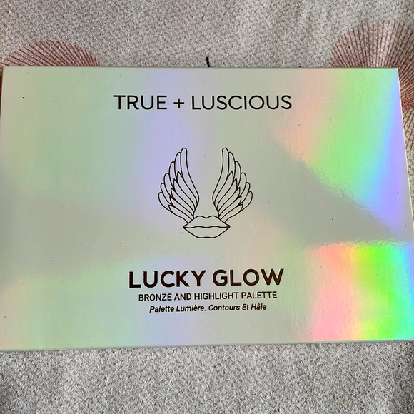 True & Luscious - Lucky Glow Bronze and Highlight Palette - Picture 1 of 3